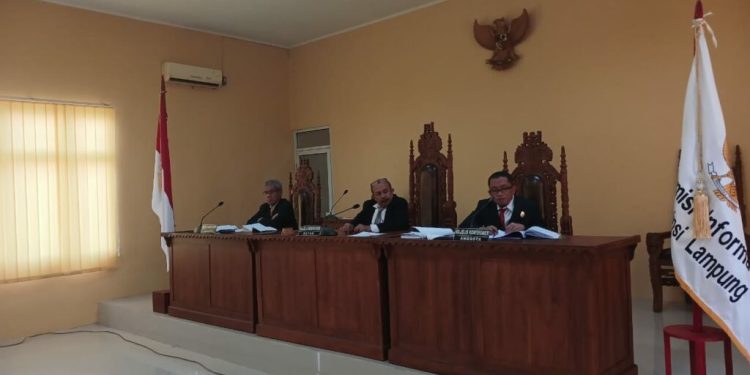 Diduga Ada Indikasi Tidak Sesuai RAB di SMA Sekampung,  Majas Kawal Sidang Dinas Pendidikan Provinsi di Komisi Informasi